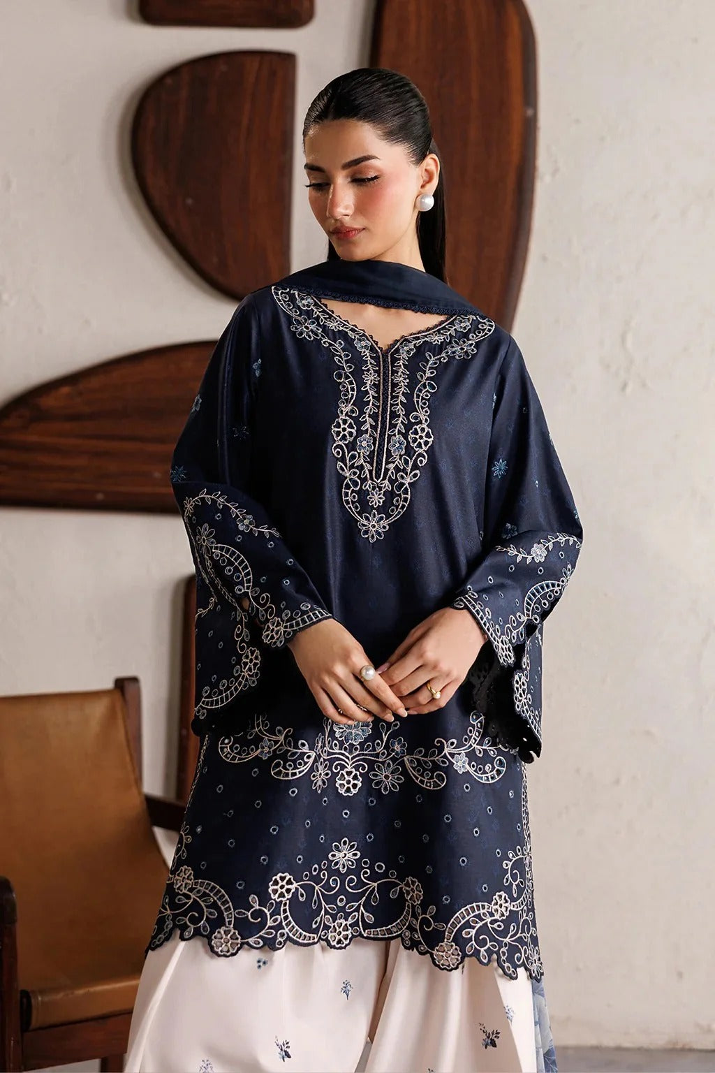 Gul-e-Jaan Navy Embroidered 3pc Lawn Suit